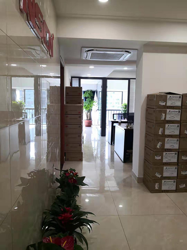 球信网·(中国)官方电子深圳运营中心办公区2